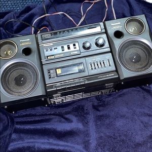 Portable stereo component system